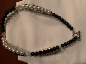 Pearl bites necklace
